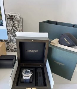 Brand: Audemars Piguet Royal Oak Offshore Series: 15703 Series Design: The dist