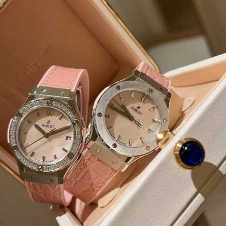 White, single-row diamond-set, original-mold replica of the Hublot Classic Fusio - Click Image to Close