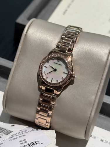 Original Armani Women's Watch, Model: AR11671. Case: Stainless Steel. Mirror: Mi