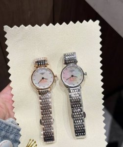 The Jialan series stands out with its 4mm slim body, which fits the wrist like