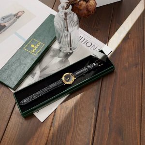 Gucci, 3000.2.L is a timepiece exquisitely designed by a top Italian designer an