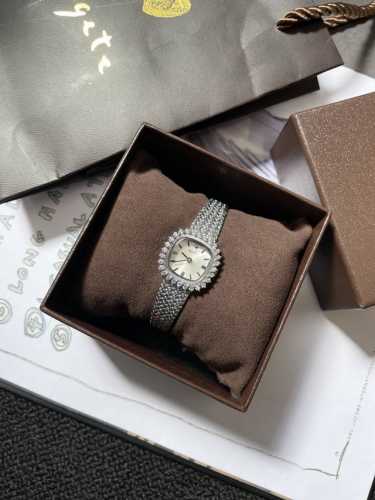 Agete Sunflower Square Dial Wheat Ear Silver The wheat ear vintage watch that ha