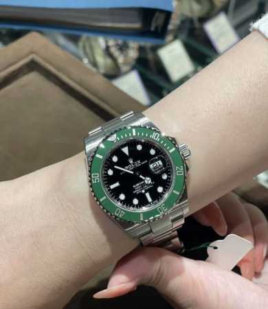 The Rolex Submariner series has been a benchmark in the field of diving watches - Click Image to Close