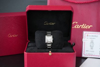 Francaise Tank women's watch with genuine diamonds! The case is set with 22 larg