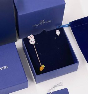Swarovski Full Diamond Cute Rabbit Carrot Earrings Wearing These Fun Rose Gold-P
