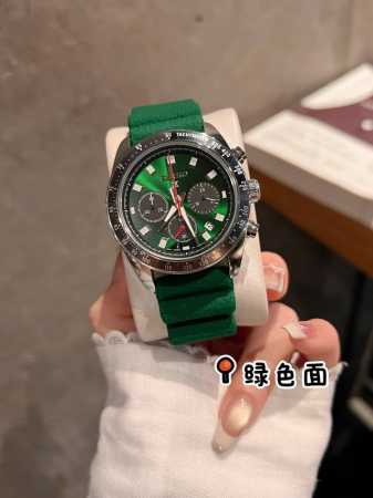 Seiko DDD, featuring synthetic glass and an original six-hand scanning quartz m - Click Image to Close