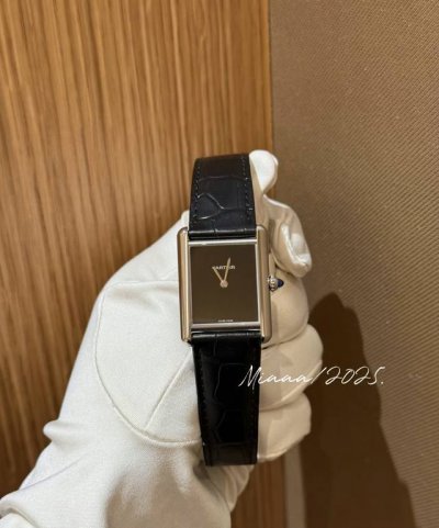 The difference between the Cartier Tank and the Tank Louis. Louis-Fran?ois Carti