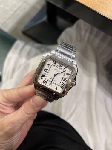 The Cartier Santos De Cartier watch can be said to be the world's first real wa
