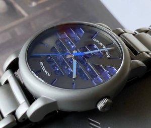 I was instantly mesmerized by the skeletonized eagle gears the moment I put it o