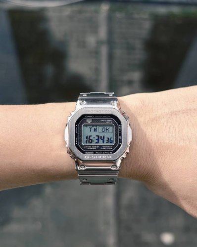 Bought a Casio G-Shock Gmw-B5000 (silver brick). Its well-proportioned square a