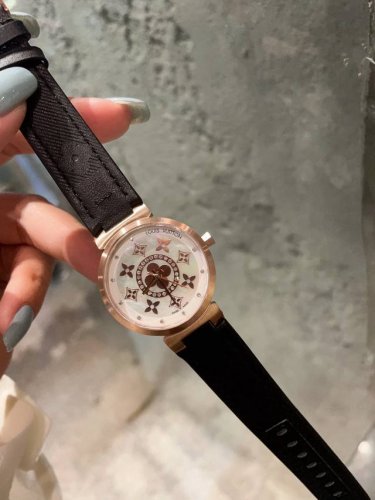Lv super masterpiece, the full series of Lv Tambour Slim has been airborne into