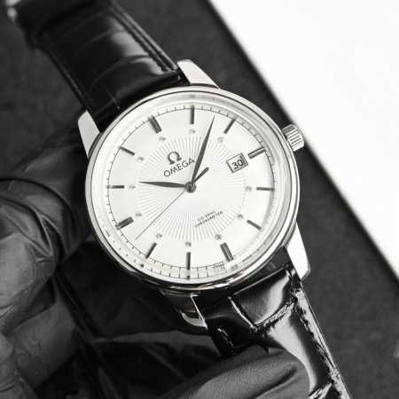 The New Omega Seamaster Series Took 6 Months To Make. Ultra-Thin Men's Automatic - Click Image to Close