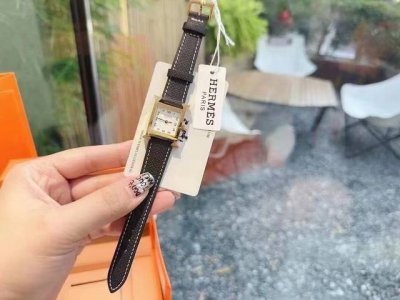 With Pictures And Full Packaging Hermes Small Square Watch Has Arrived Strongly.