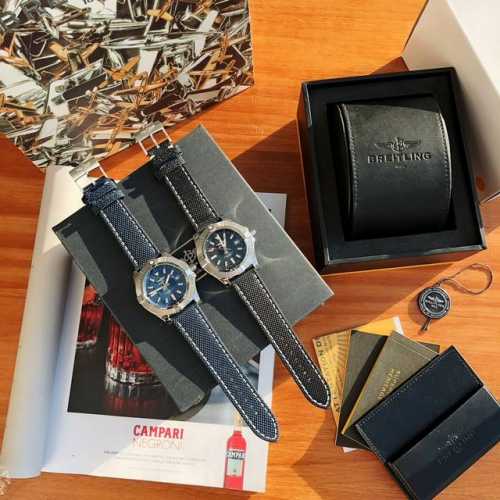 Full packaging. This Breitling Avenger watch features a robust 43mm stainless st