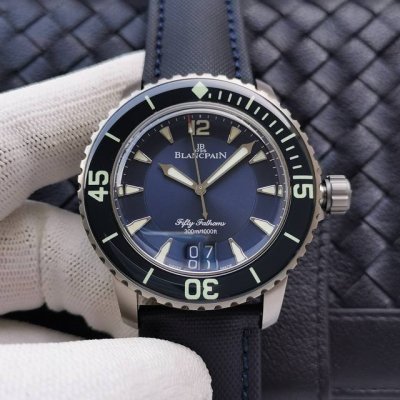 Hg New arrival, Blancpain's new Grande Date Fifty Fathoms 5050 watch. The case o