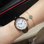 Cartier Vendome size 33mm, scratch-resistant glass, this Cartier Vendome watch i