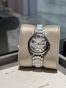 Cartier Blue Balloon, exquisite 36mm quartz watch, traditional three-hand desig