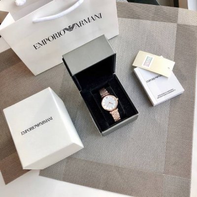 Original genuine special channel goods! Armani Armani women's watch. A must-have