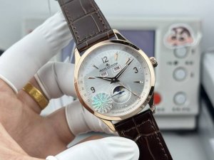 White-Gold 5C Factory presents a masterpiece of exquisite aesthetics: the Jaege