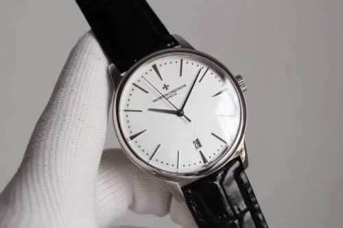 Vacheron Constantin 1. The watch with a diameter of 40 mm is made of rose gold c
