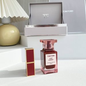 Exclusive Counter Edition ..Cherry Blossom Sweet Love Cherry Plus Cherry Lipstic