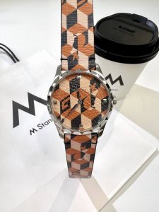 Gucci G-Timeless Series W-Shaped Watch, The Brand Introduces A Vibrant New Desig