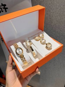 Coach Gift Set: Elegant, Romantic, and Artistic Style. Includes: Quartz Women's