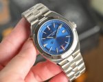 steel strap, tape A case, Vacheron Constantin Overseas 4500V. This watch feature