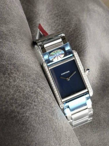 Cartier Tank Must introduces the latest stainless steel and diamond-set color d