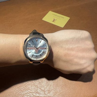 new model! Lv Lv Louis Vuitton high-end handsome watch is easy to match, looks g