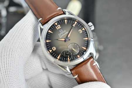 Three-hand watch, leather strap-steel bracelet Two-and-a-half-hand watch, leath - Click Image to Close