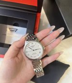 The classic Le Locle timeless watch is always stylish and versatile. Changing t