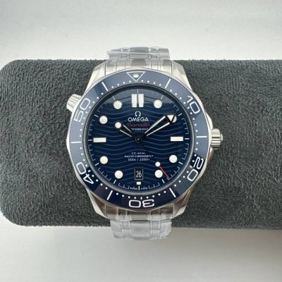Vs Omega Seamaster series 42mm blue dial steel band coaxial 8800 fully automatic