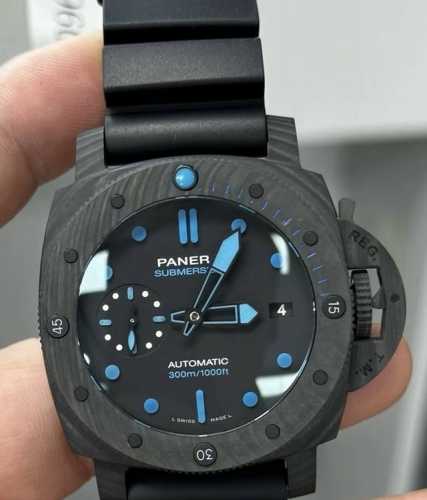 Panerai automatic mechanical movement, 300m water resistance, date display, men'