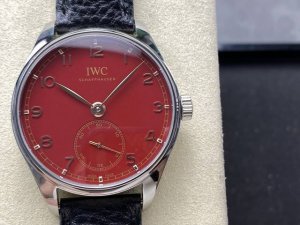Gr Factory IWC Portuguese automatic small three-hand series watch! 1 The watch d