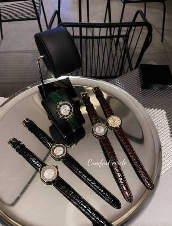 Jewelry matching, double your luck! CD calendar polygonal vintage watch, unique - Click Image to Close