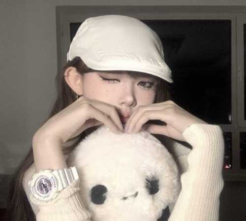 How come Casio is so good at collaborating? Baby-G x Goodbai. The watch is a cre