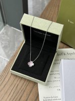 Van Cleef & Arpels Four-Leaf Clover Pink Mother-Of-Pearl Necklace V Gold Materia