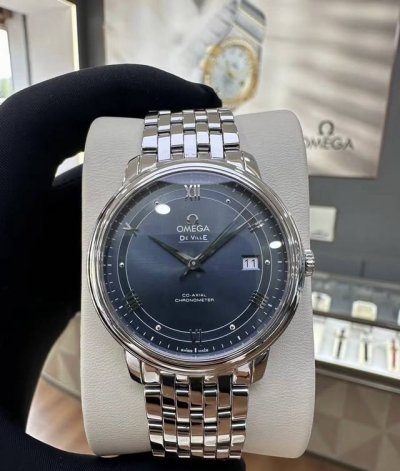 The blue dial is truly, truly high-end! 99% new Omega De Ville series men's mech