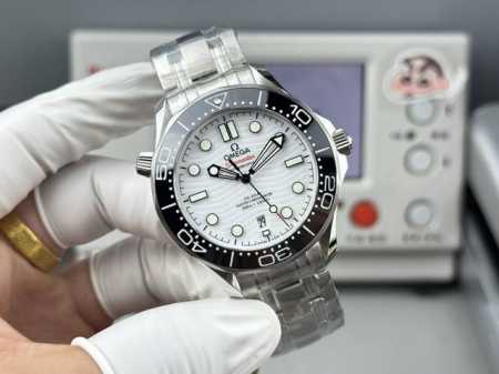 White-Gold Or-Factoy will begin a new chapter in the legendary replica watch se - Click Image to Close