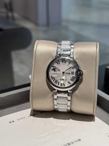 Cartier Blue Balloon, exquisite 36mm quartz watch, traditional three-hand desig