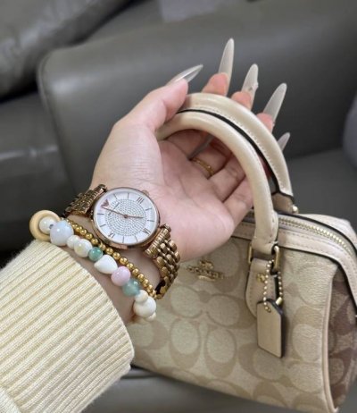 Armani's starry sky watch is a classic design The small diamond embellishments