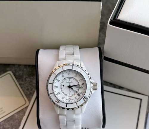 Chanel J12 series watch, quartz movement, ceramic strap, 33mm, white dial, women