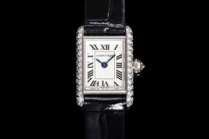 F1 Factory launches the latest out-of-stock Tank Louis Cartier Mini watch. Origi