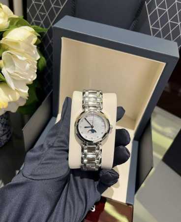 The Longines Heart Moon Moon Phase Mother-of-Pearl with Diamonds that all the yo - Click Image to Close