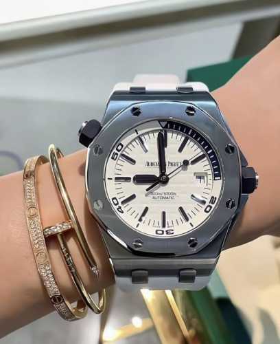 Audemars Piguet Royal Oak 15710St White and blue is very popular among Audemars