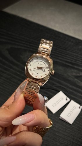Gucci Gg2570 series Ya142504 watch quartz movement, size 28mm. Arrived