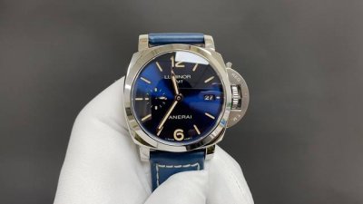 Panerai 688 White Case Blue Face 44mm Automatic Winding Mechanical Movement Top