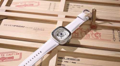 SevenFirday White case, white silicone ring, white dial with gold studs, white l
