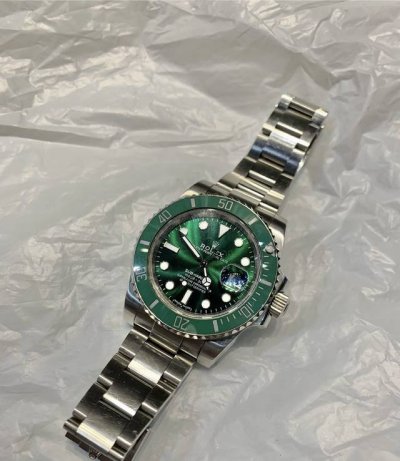 Sharing with you my latest favorite watch, this Rolex Submariner in green is ab